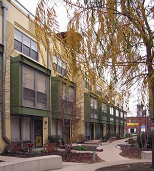exterior photograph of townhouses in Chicago, IL