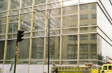 Photo of glass damage to bank in Mexico City after earthquake