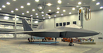 Foto van F22 Fighter Aircraft Robotic Coating Facility, Lockheed Martin Aeronautical Systems Company-Marietta, Georgia