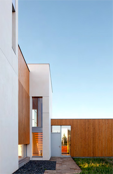 photo of a side pathway leading to other parts of the exterior of the Karuna House, Portland Oregon