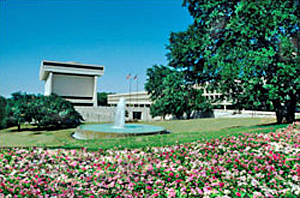 Exterior photo of LBJohnson Library and Museum, Austin TX